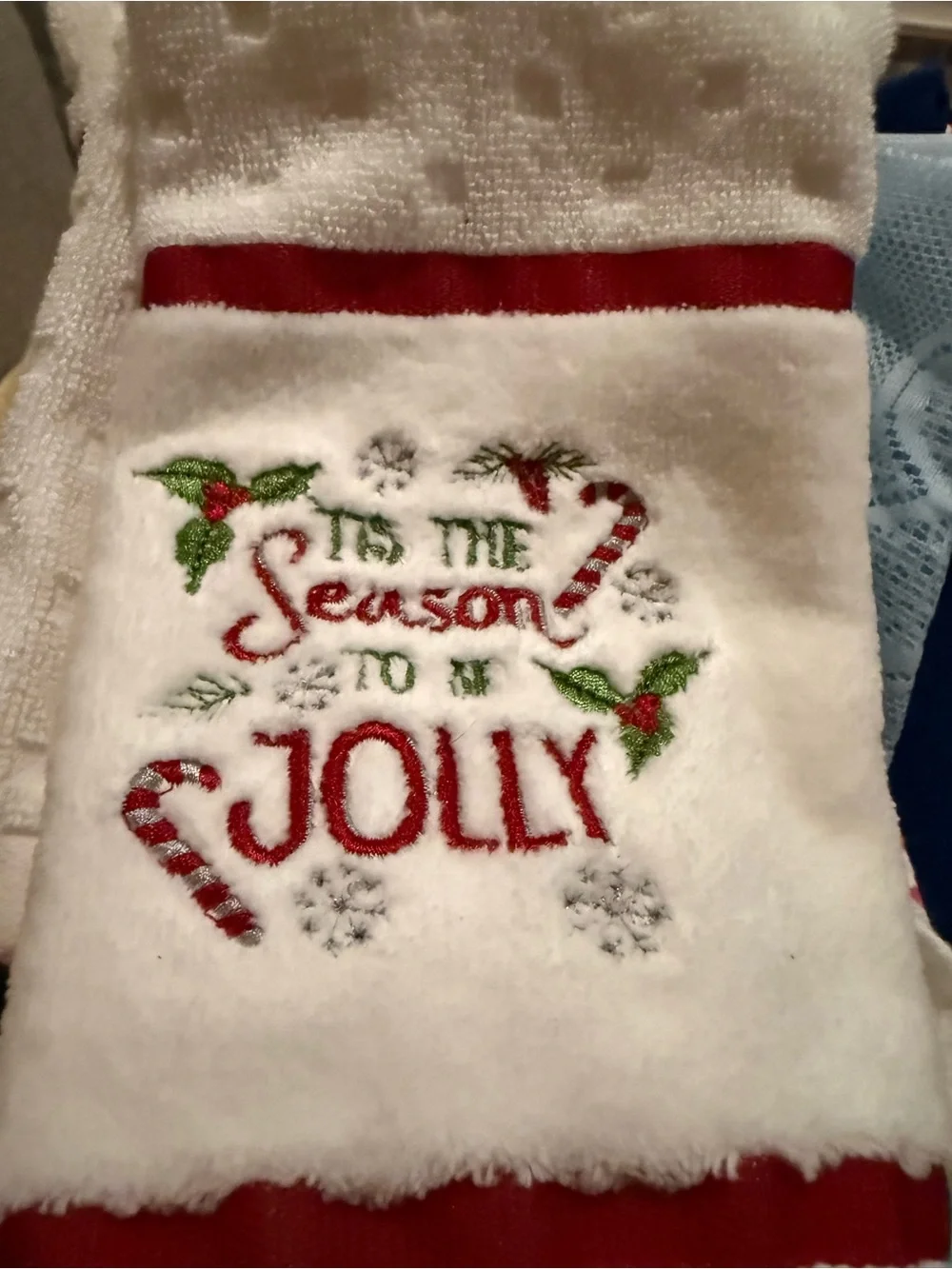 Envogue Holiday 'Tis The Season to Be Jolly' White & Red Embroidered Hand Towels